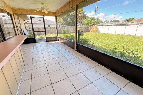 Villa ou maison à louer à Port St. Lucie, Floride: 3 chambres, 158.96 m2 № 2386999 - photo 16