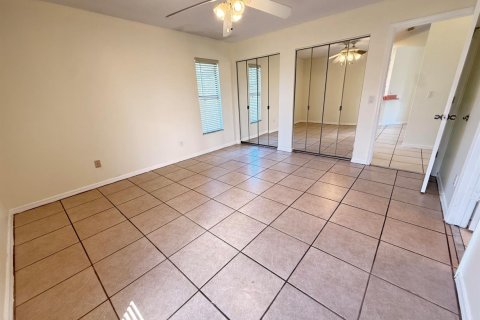 Villa ou maison à louer à Port St. Lucie, Floride: 3 chambres, 158.96 m2 № 2386999 - photo 13