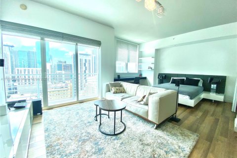 Condominio en alquiler en Miami, Florida, 1 dormitorio, 61.78 m2 № 1954378 - foto 3
