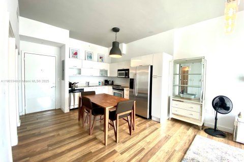 Condominio en alquiler en Miami, Florida, 1 dormitorio, 61.78 m2 № 1954378 - foto 6