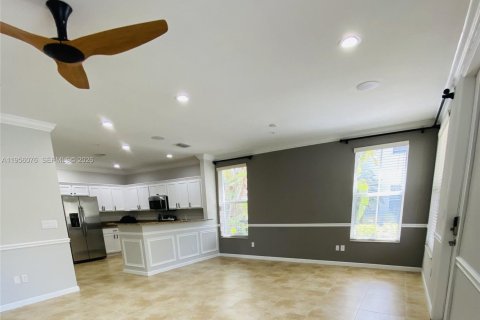 Townhouse in Coconut Creek, Florida 3 bedrooms, 164.25 sq.m. № 2010799 - photo 10