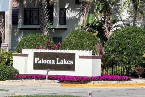 Townhouse in Coconut Creek, Florida 3 bedrooms, 164.25 sq.m. № 2010799 - photo 2