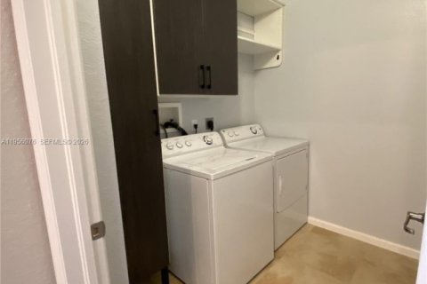 Townhouse in Coconut Creek, Florida 3 bedrooms, 164.25 sq.m. № 2010799 - photo 24