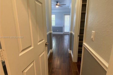 Townhouse in Coconut Creek, Florida 3 bedrooms, 164.25 sq.m. № 2010799 - photo 15