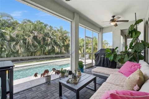 Villa ou maison à vendre à Saint Petersburg, Floride: 4 chambres, 197.23 m2 № 2339482 - photo 27