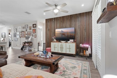 Villa ou maison à vendre à Saint Petersburg, Floride: 4 chambres, 197.23 m2 № 2339482 - photo 16