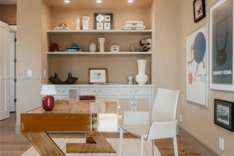 Купить виллу или дом в Лайтхаус-Пойнт, Флорида 8 спален, 783.44м2, № 1925184 - фото 24