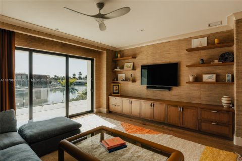 Купить виллу или дом в Лайтхаус-Пойнт, Флорида 8 спален, 783.44м2, № 1925184 - фото 23