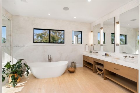 Купить виллу или дом в Лайтхаус-Пойнт, Флорида 8 спален, 783.44м2, № 1925184 - фото 20