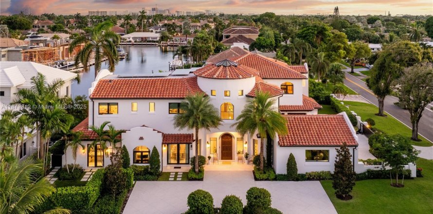 Дом в Лайтхаус-Пойнт, Флорида 8 спален, 783.44м2 № 1925184