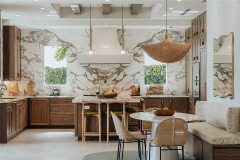 Купить виллу или дом в Лайтхаус-Пойнт, Флорида 8 спален, 783.44м2, № 1925184 - фото 13