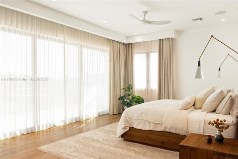 Купить виллу или дом в Лайтхаус-Пойнт, Флорида 8 спален, 783.44м2, № 1925184 - фото 16