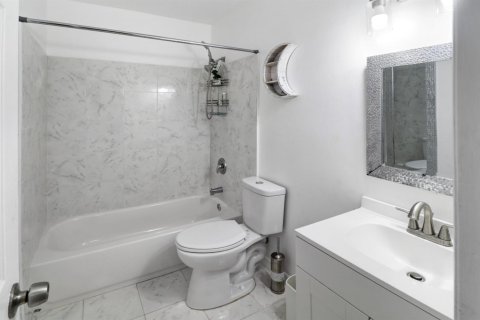Condominio en venta en Boynton Beach, Florida, 3 dormitorios, 112.97 m2 № 2084502 - foto 19