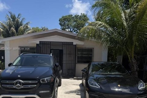 Villa ou maison à Miami, Floride 2 chambres, 186.55 m2 № 2179875