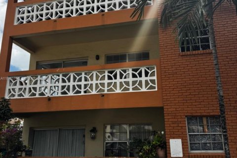 Copropriété à louer à North Miami, Floride: 2 chambres, 136.01 m2 № 2045369 - photo 29