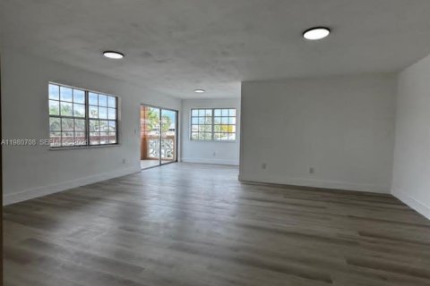 Condo à North Miami, Floride, 2 chambres № 2045369