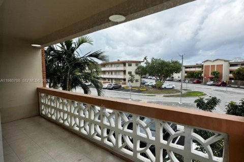 Copropriété à louer à North Miami, Floride: 2 chambres, 136.01 m2 № 2045369 - photo 27