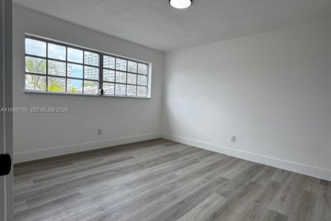 Copropriété à louer à North Miami, Floride: 2 chambres, 136.01 m2 № 2045369 - photo 23