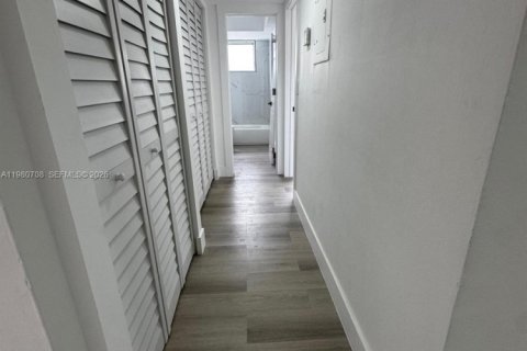 Copropriété à louer à North Miami, Floride: 2 chambres, 136.01 m2 № 2045369 - photo 10