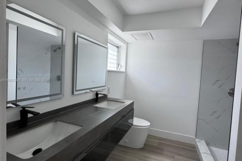 Copropriété à louer à North Miami, Floride: 2 chambres, 136.01 m2 № 2045369 - photo 17