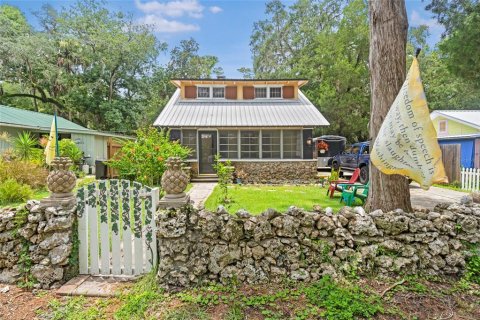 House in Yankeetown, Florida 2 bedrooms, 107.3 sq.m. № 1819499 - photo 1