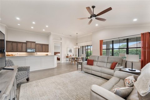 House in Lakeland, Florida 2 bedrooms, 178.84 sq.m. № 2113453 - photo 4