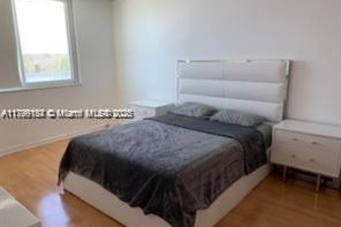 Condo in Sunny Isles Beach, Florida, 2 bedrooms  № 2037966 - photo 7