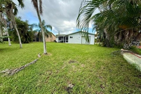 House in Sunrise, Florida 3 bedrooms, 168.52 sq.m. № 2401257 - photo 10