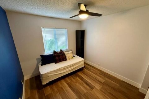 House in Sunrise, Florida 3 bedrooms, 168.52 sq.m. № 2401257 - photo 5