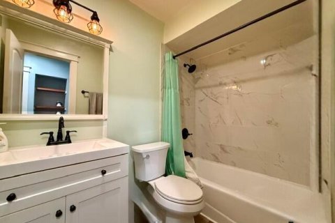 House in Sunrise, Florida 3 bedrooms, 168.52 sq.m. № 2401257 - photo 7