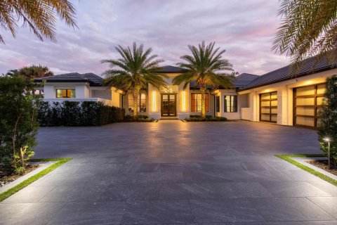 Villa ou maison à West Palm Beach, Floride 4 chambres, 393.81 m2 № 2085356