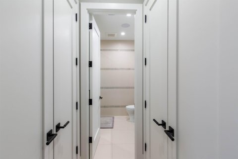 Villa ou maison à vendre à West Palm Beach, Floride: 4 chambres, 393.81 m2 № 2085356 - photo 26