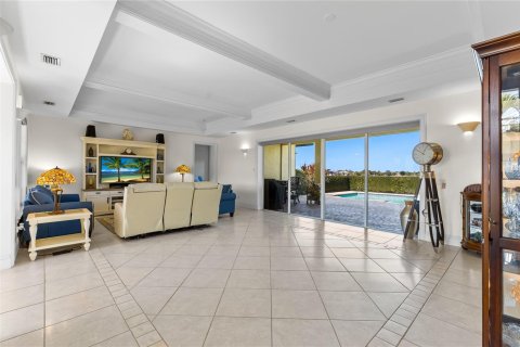 House in Vero Beach, Florida 4 bedrooms, 293.76 sq.m. № 2086528 - photo 19