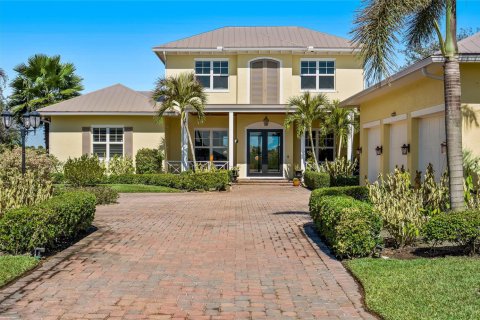 House in Vero Beach, Florida 4 bedrooms, 293.76 sq.m. № 2086528 - photo 8