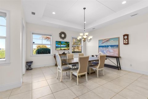 House in Vero Beach, Florida 4 bedrooms, 293.76 sq.m. № 2086528 - photo 28