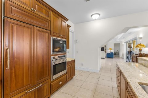 House in Vero Beach, Florida 4 bedrooms, 293.76 sq.m. № 2086528 - photo 26