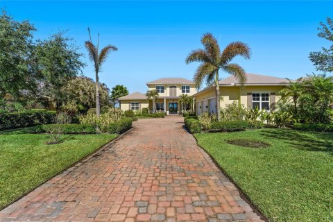 House in Vero Beach, Florida 4 bedrooms, 293.76 sq.m. № 2086528 - photo 6