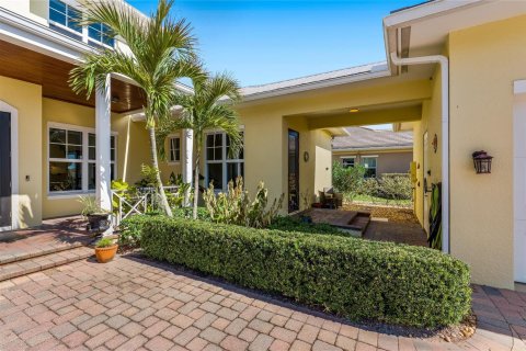 House in Vero Beach, Florida 4 bedrooms, 293.76 sq.m. № 2086528 - photo 9