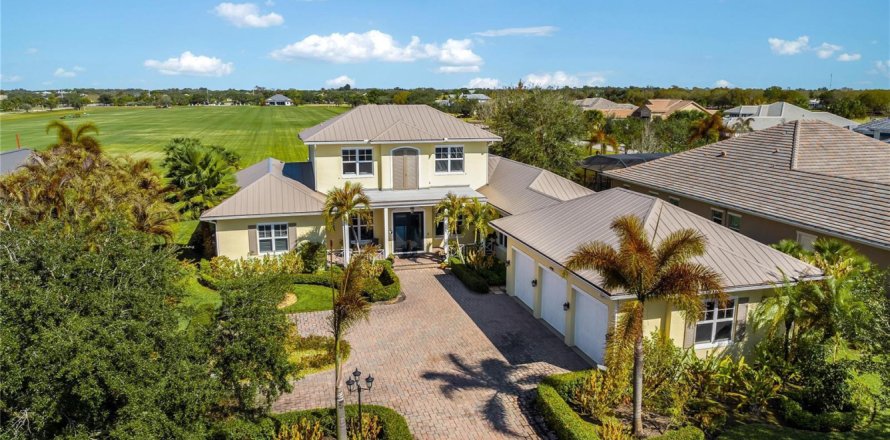House in Vero Beach, Florida 4 bedrooms, 293.76 sq.m. № 2086528