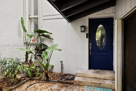 Adosado en venta en Miami, Florida, 2 dormitorios, 146.14 m2 № 2000354 - foto 3