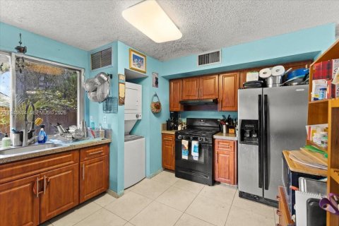 Adosado en venta en Miami, Florida, 2 dormitorios, 146.14 m2 № 2000354 - foto 7