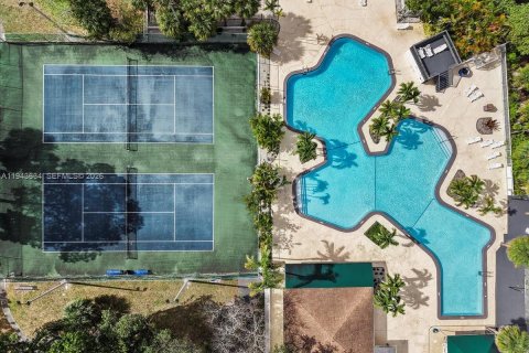 Adosado en venta en Miami, Florida, 2 dormitorios, 146.14 m2 № 2000354 - foto 20