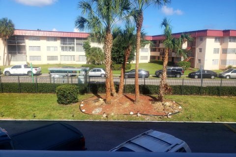 Condo in Miami, Florida, 1 bedroom  № 1988325 - photo 19