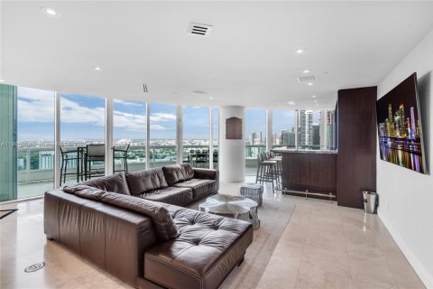 Copropriété à louer à Miami, Floride: 4 chambres, 532.33 m2 № 1952023 - photo 14