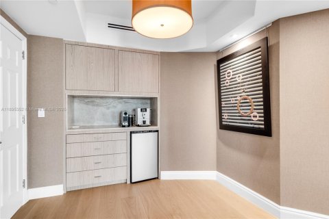 Copropriété à louer à Miami, Floride: 4 chambres, 532.33 m2 № 1952023 - photo 25