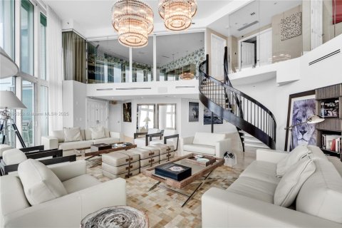 Copropriété à louer à Miami, Floride: 4 chambres, 532.33 m2 № 1952023 - photo 2