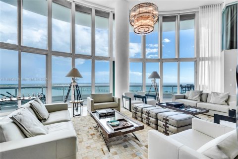 Copropriété à louer à Miami, Floride: 4 chambres, 532.33 m2 № 1952023 - photo 4