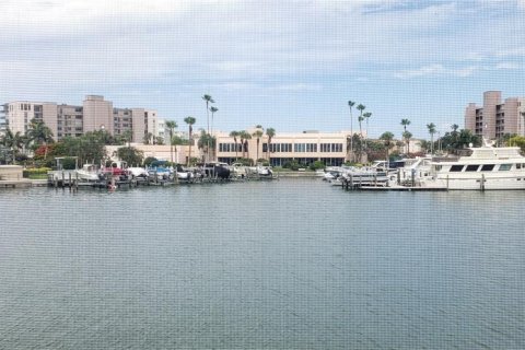 Condo in South Pasadena, Florida, 1 bedroom  № 1827943 - photo 3