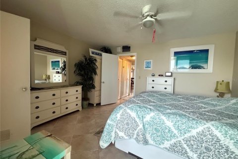 Condo in South Pasadena, Florida, 1 bedroom  № 1827943 - photo 13