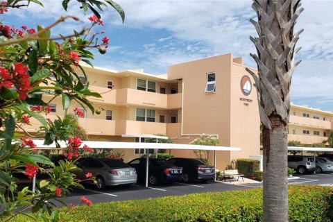 Condo in South Pasadena, Florida, 1 bedroom  № 1827943 - photo 2